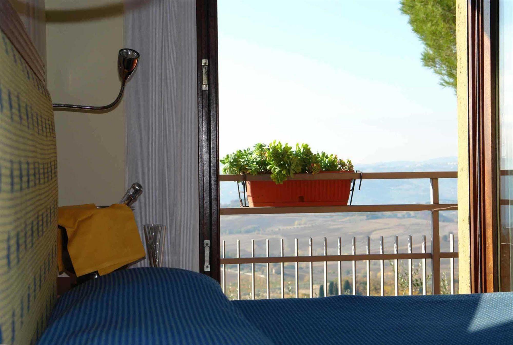 Hotel Il Castellaccio 피치오네 외부 사진